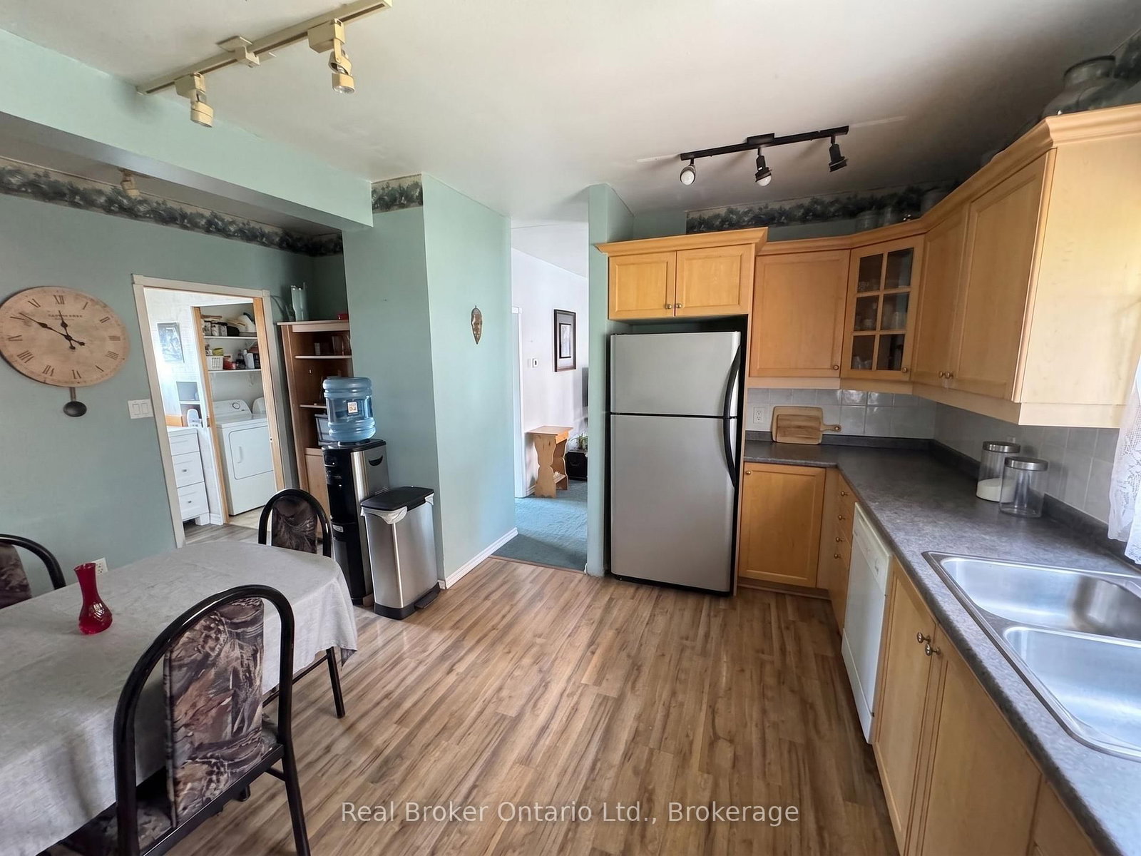92 Mary Street • Brantford, ON photo 8