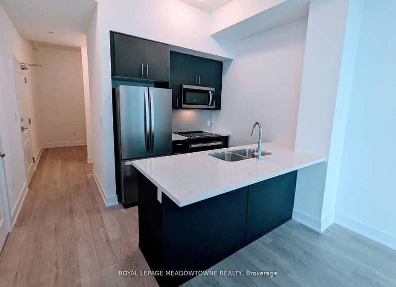 501 - 460 Dundas Street E