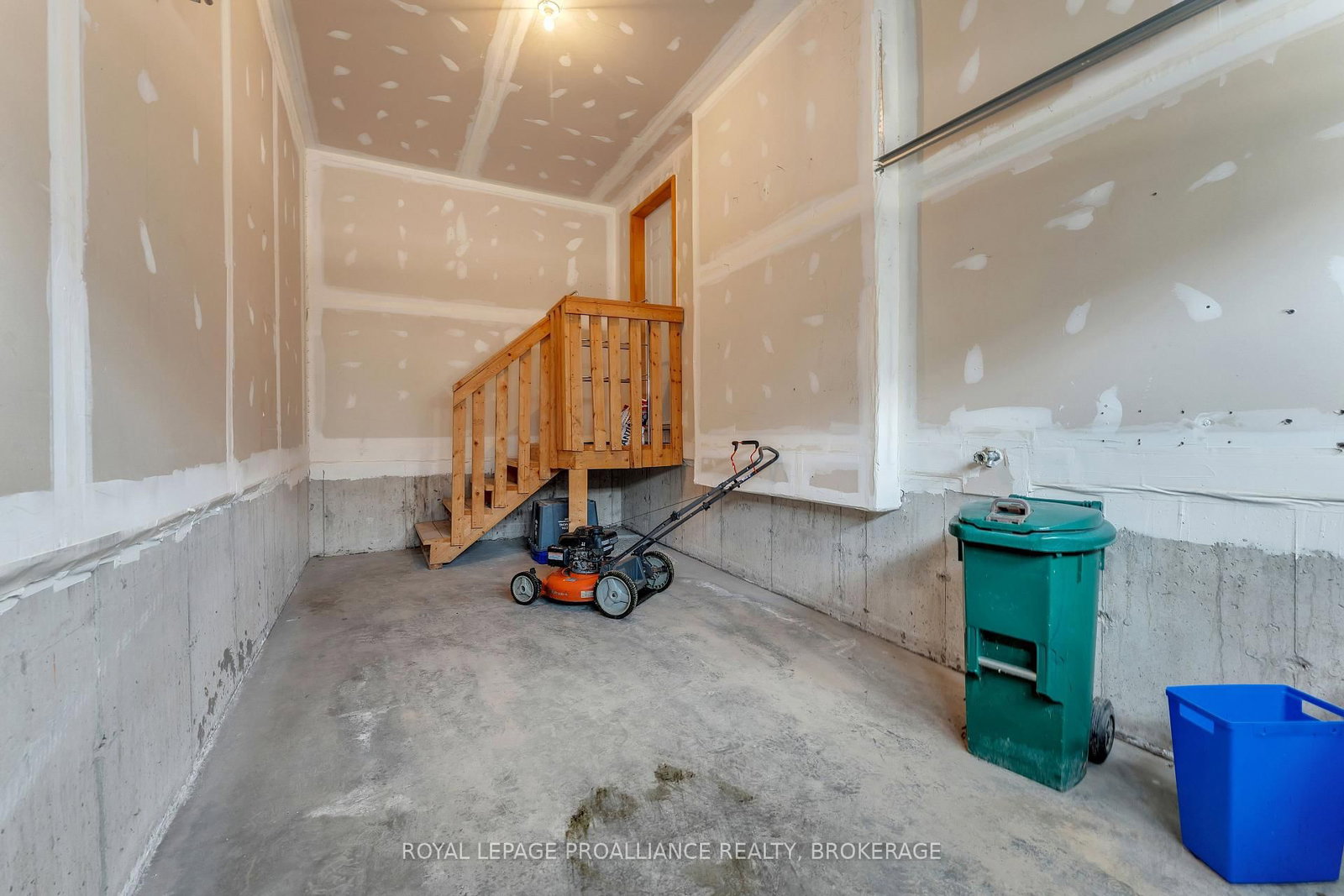792 Newmarket Lane • Kingston, ON photo 35