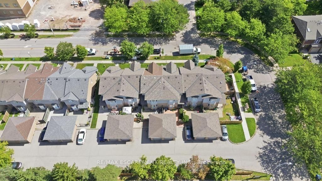 47 Dynasty Avenue • Hamilton, ON photo 18