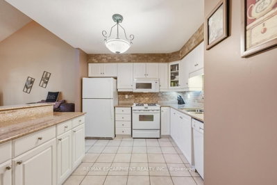 47 Dynasty Avenue • Hamilton, ON photo 5