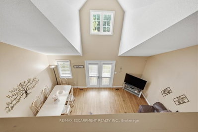 47 Dynasty Avenue • Hamilton, ON photo 9