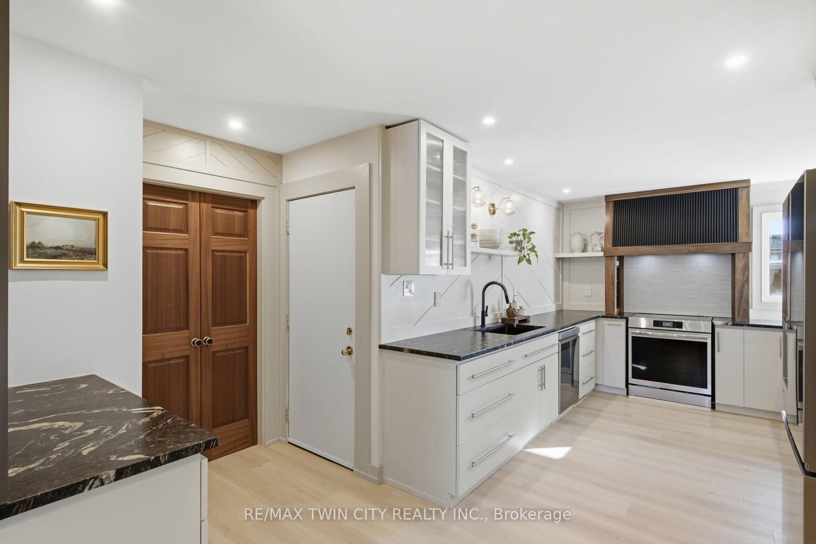445 Sherring Street • Cambridge, ON photo 13