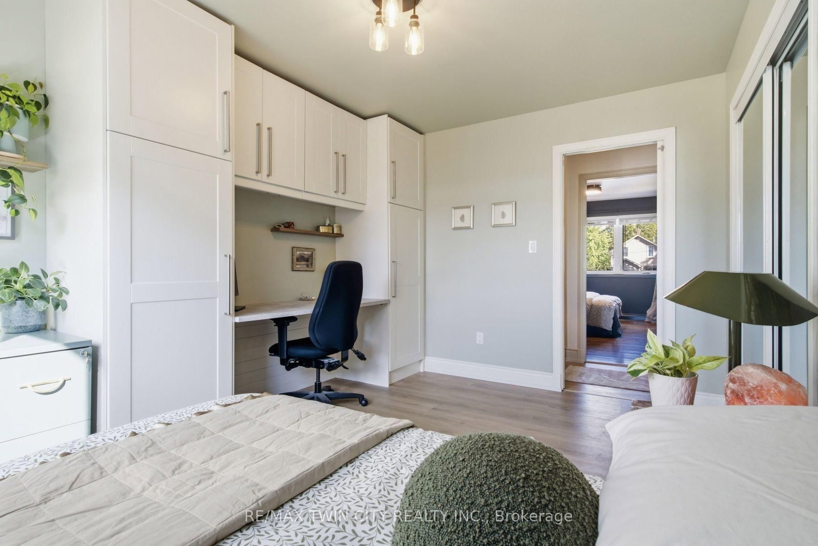 445 Sherring Street • Cambridge, ON photo 30