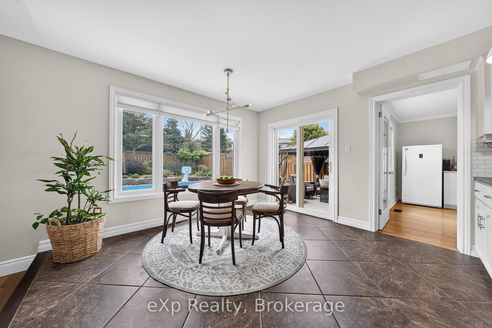 42 Pacific Place • Guelph, ON photo 11