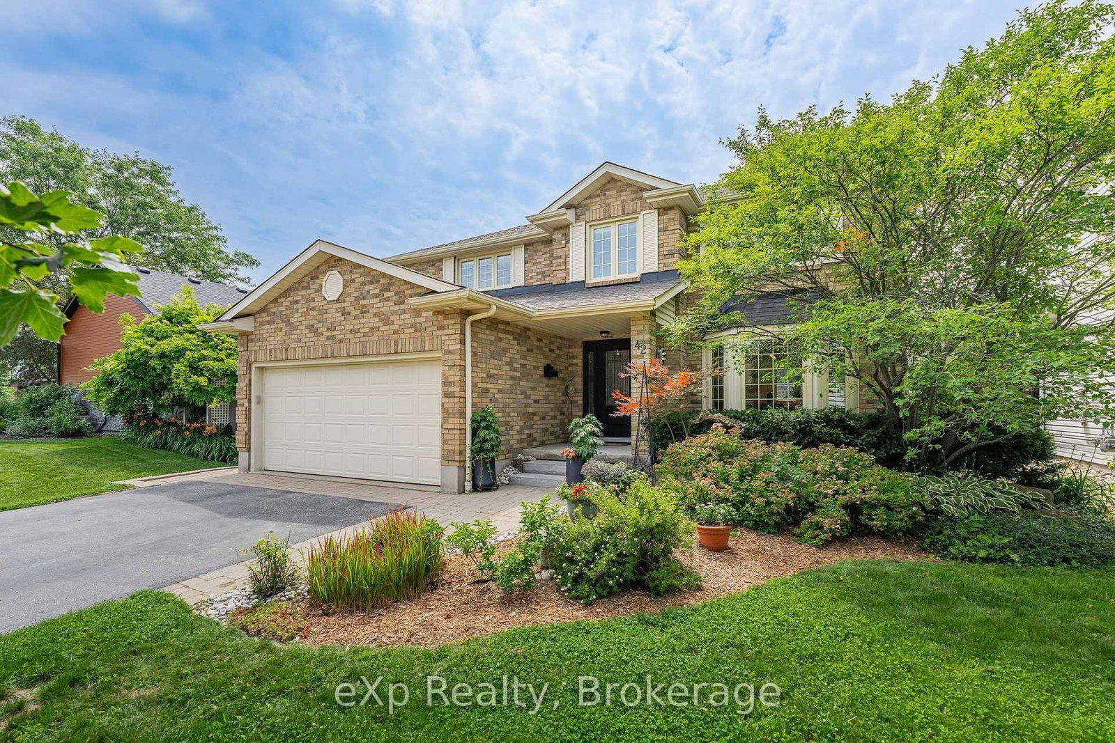 42 Pacific Place • Guelph, ON photo 3