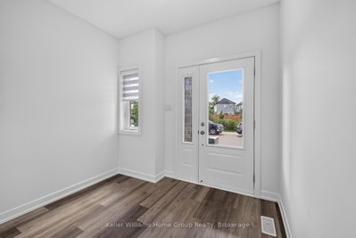 23 Ferris Circle • Guelph, ON photo 3