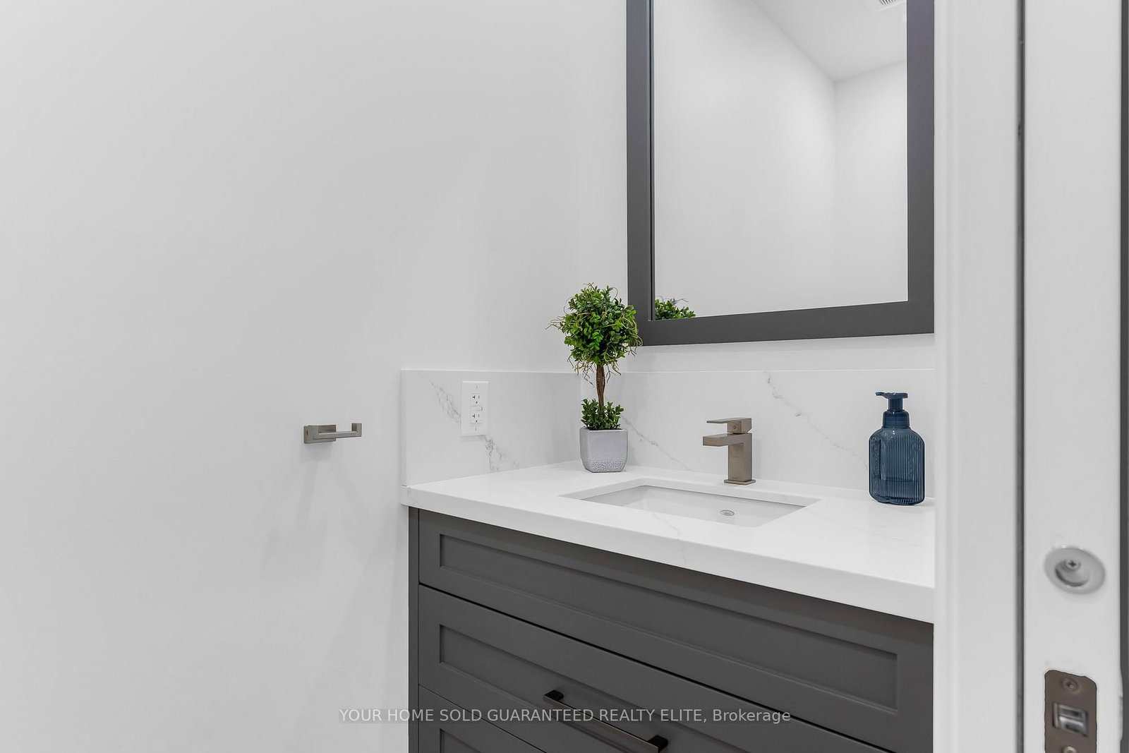 16 Whitehall Gate • Pelham, ON photo 18