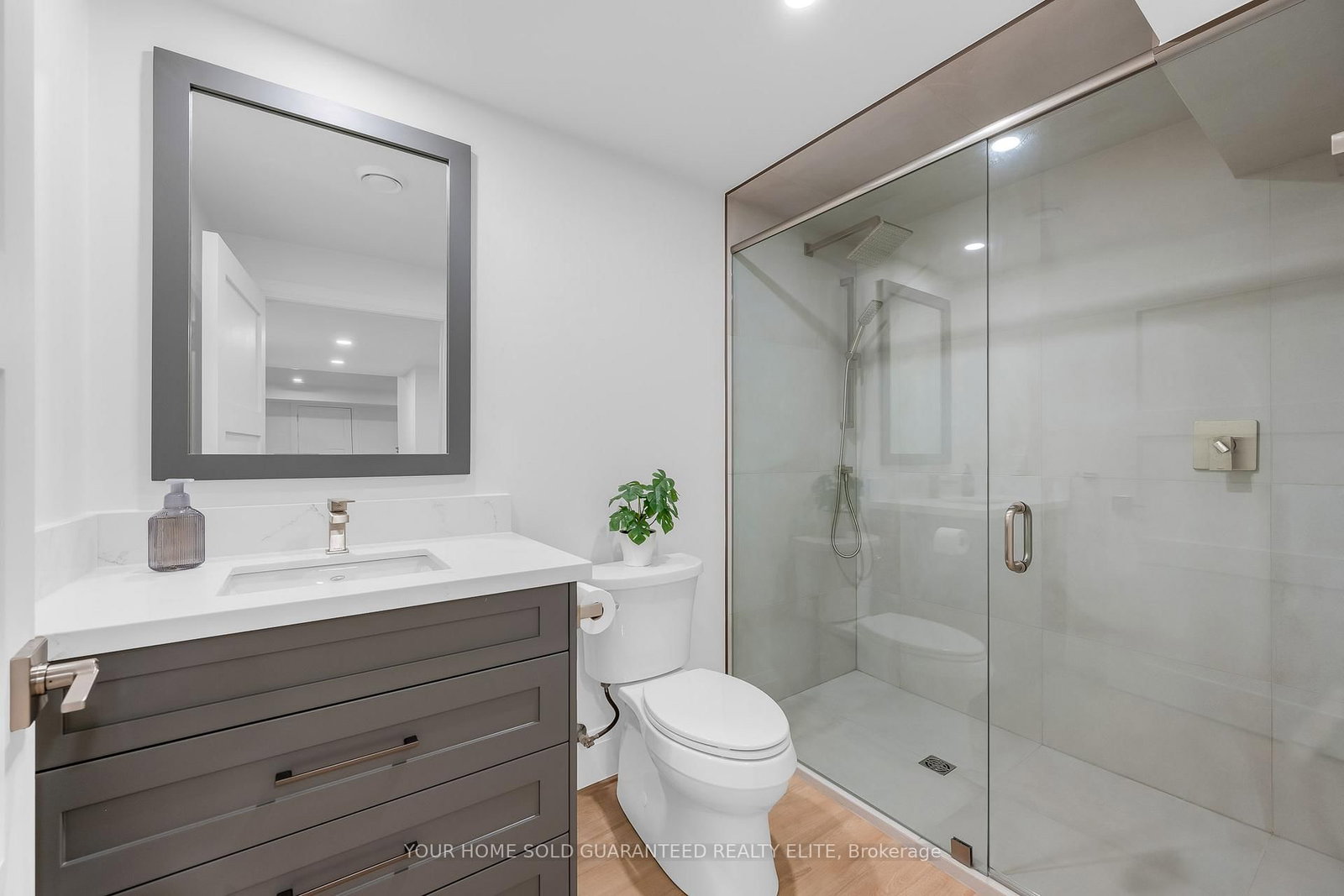 16 Whitehall Gate • Pelham, ON photo 37