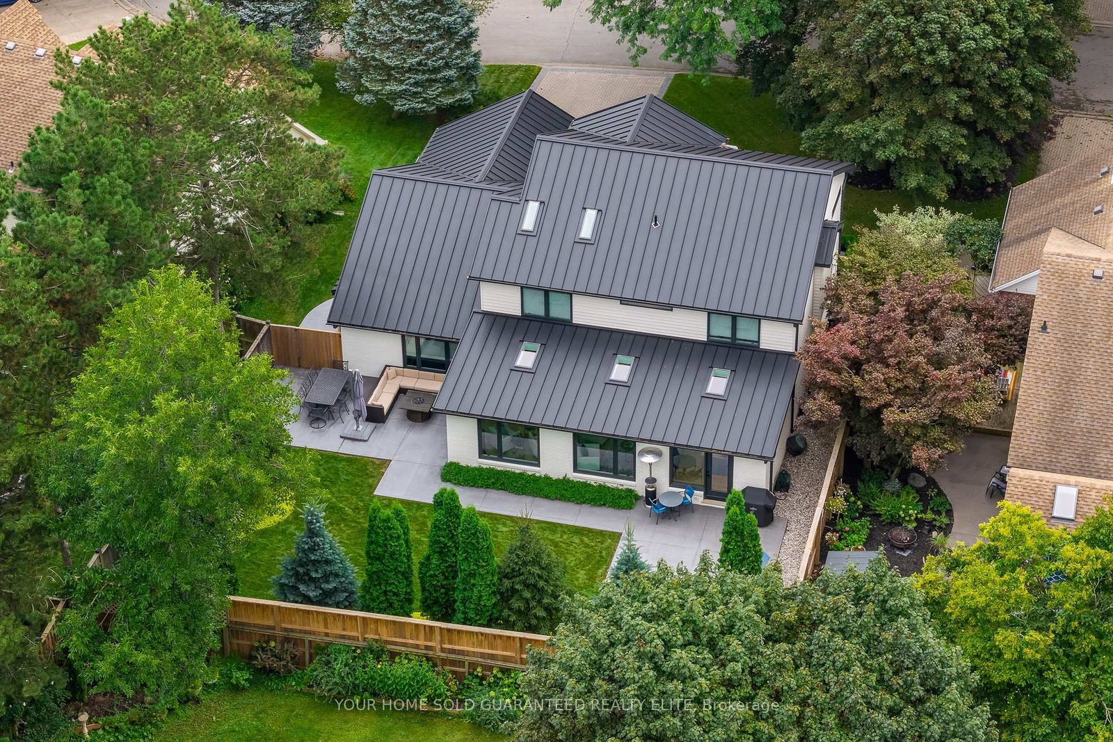 16 Whitehall Gate • Pelham, ON photo 40