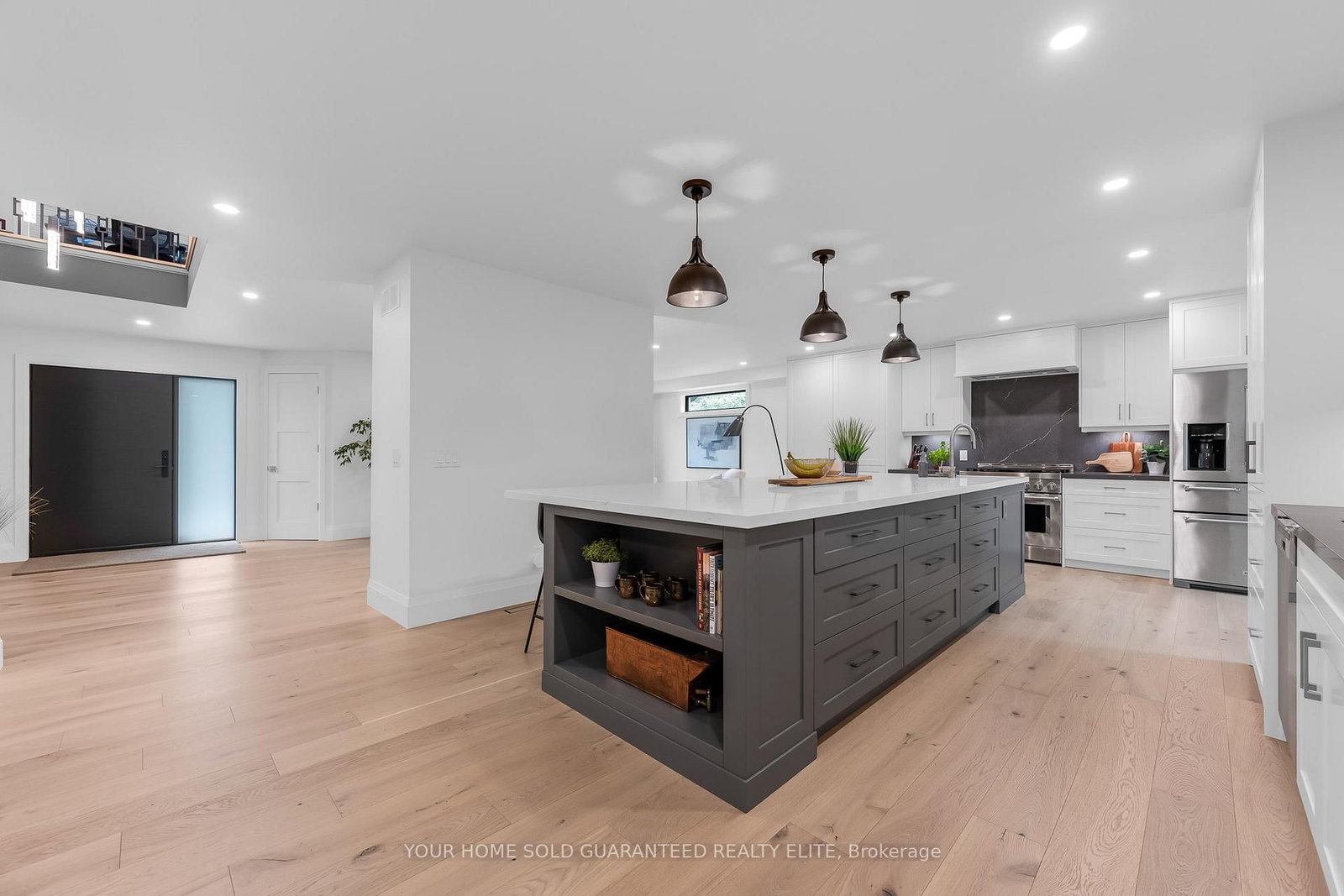 16 Whitehall Gate • Pelham, ON photo 5