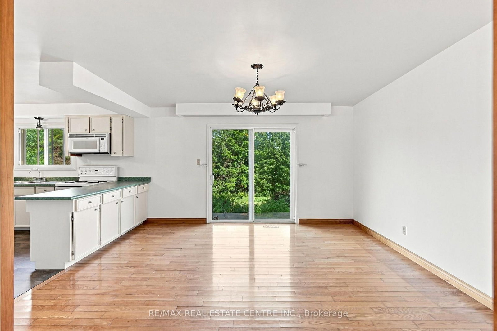 26 Maplewood Drive • Amaranth, ON photo 10