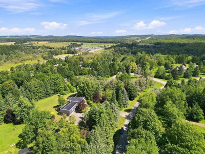 26 Maplewood Drive • Amaranth, ON photo 2