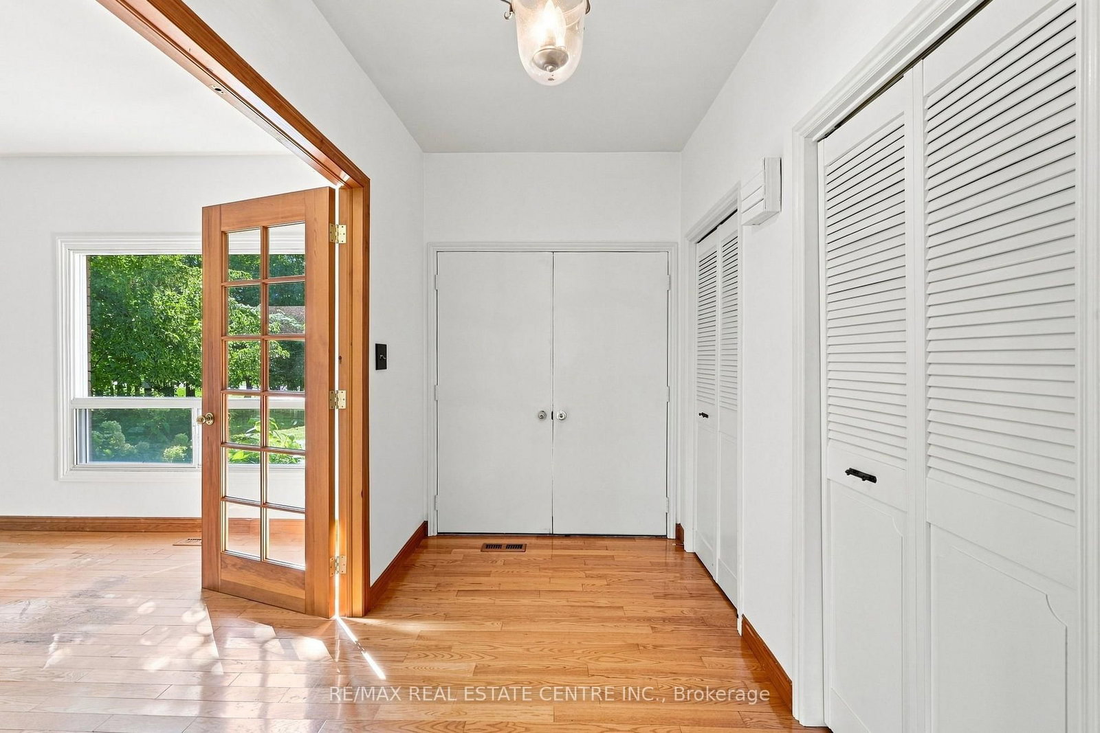 26 Maplewood Drive • Amaranth, ON photo 4