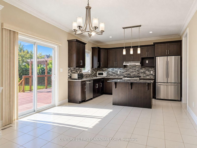 1025 Gleneagle Trail
