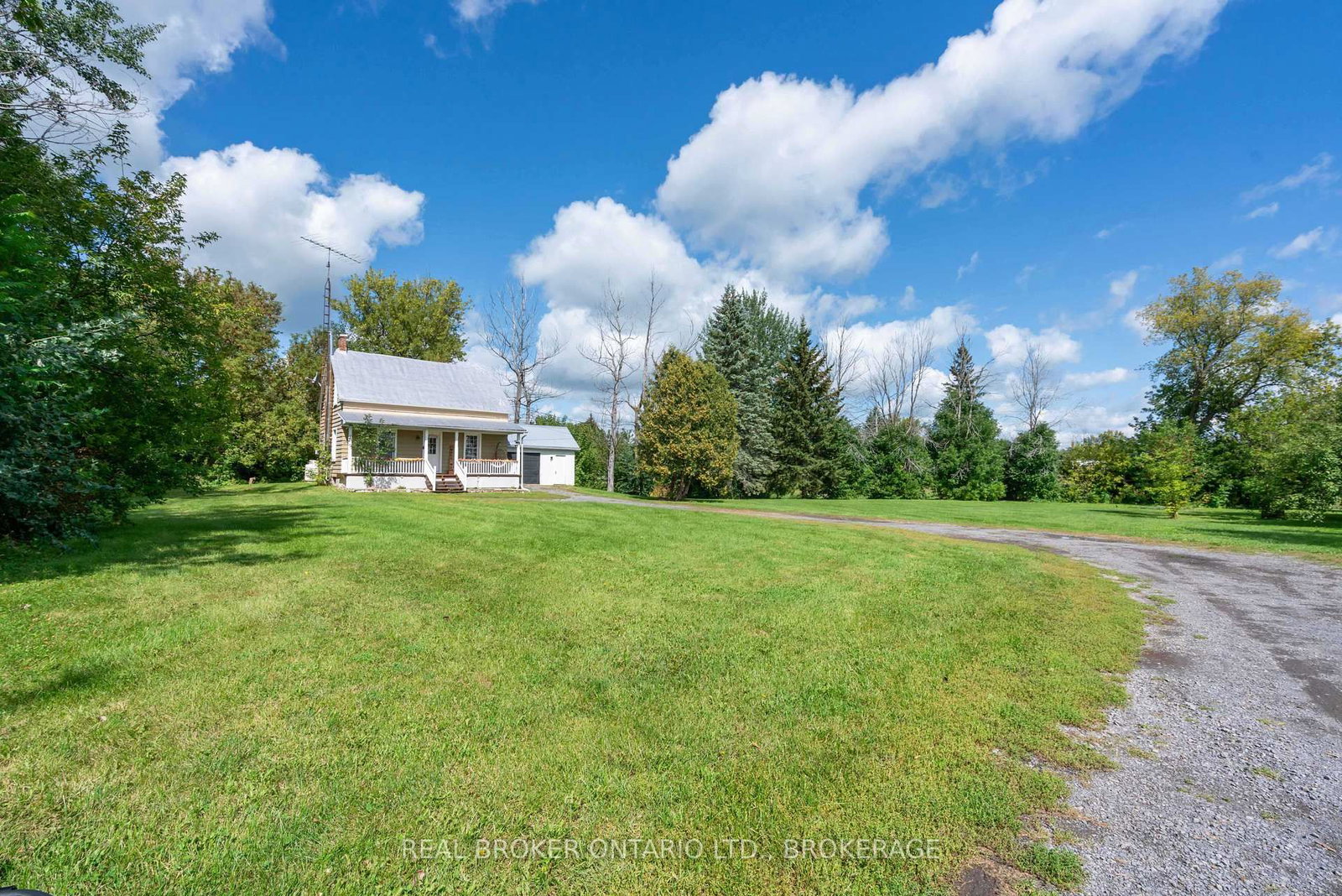 20310 Kenyon Conc Rd 8 Road • North Glengarry, ON photo 2