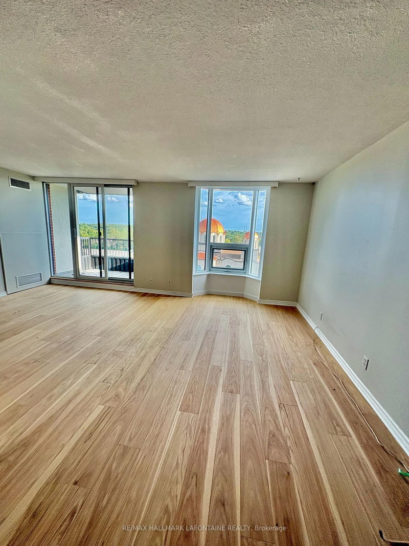 812 - 2951 Riverside Drive