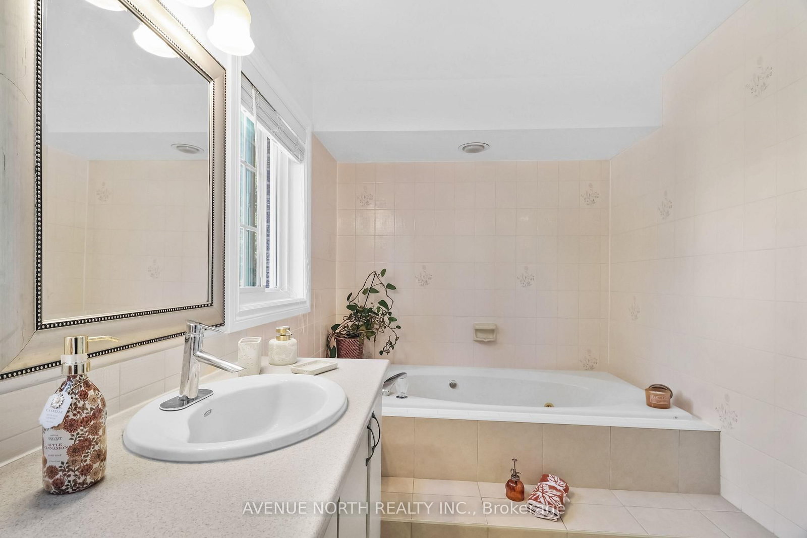 1674 Sansonnet Street S • Orleans, ON photo 23