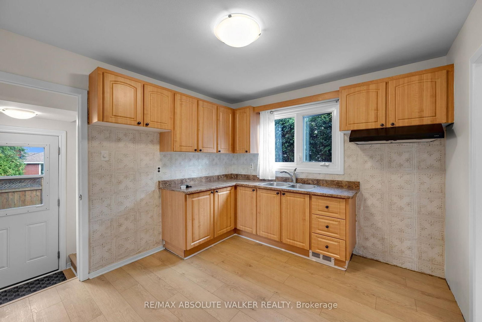 331 Britannia Road • Ottawa, ON photo 13