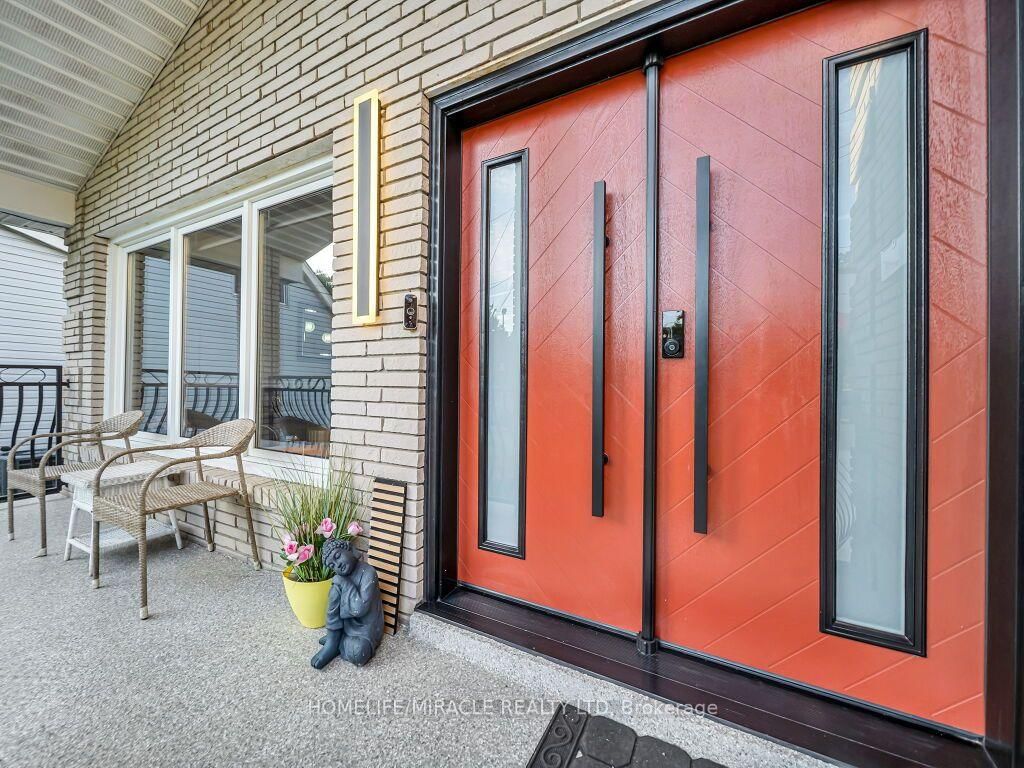 309 Hixon Road • Hamilton, ON photo 3