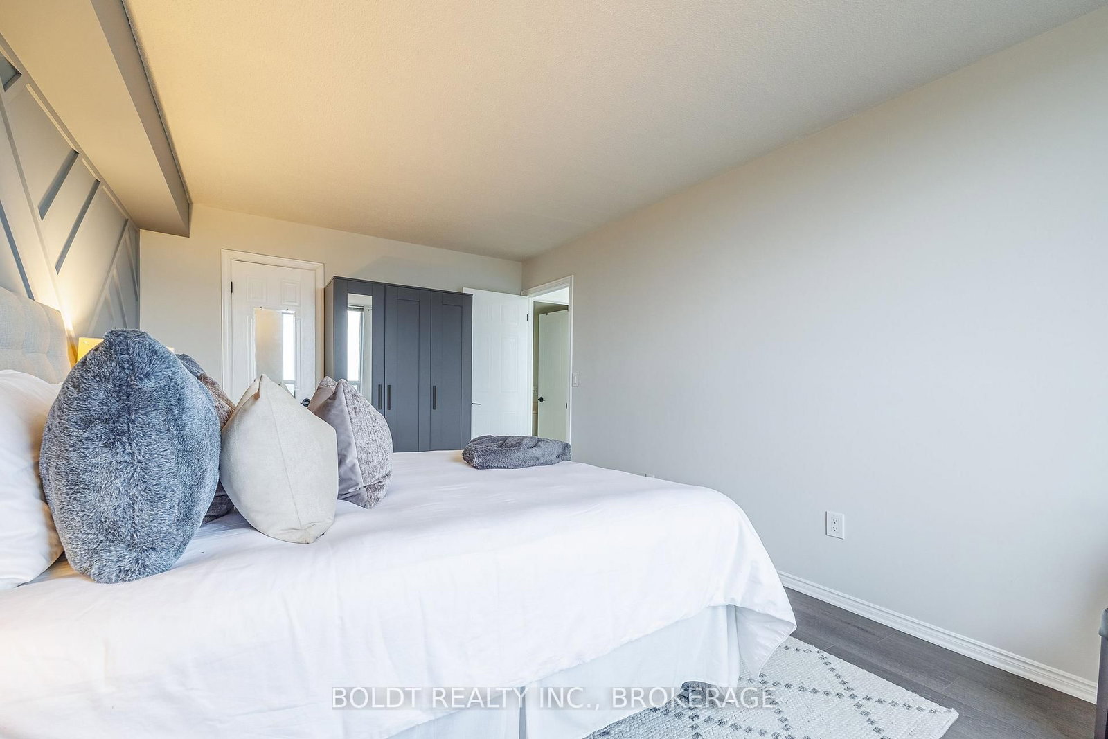 81 Scott Street • #812 • St. Catharines, ON photo 23