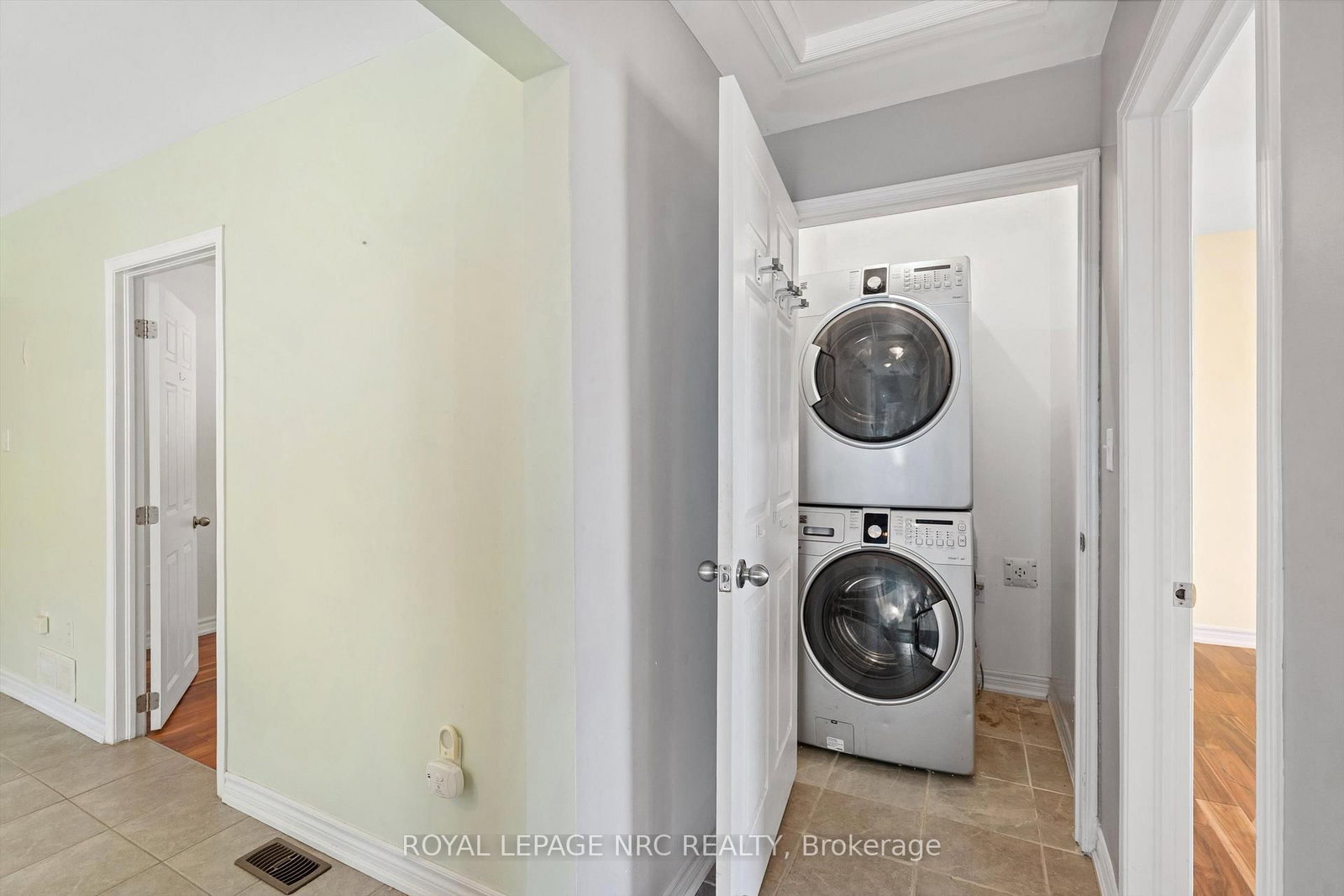 370 Dieppe Street • Welland, ON photo 12