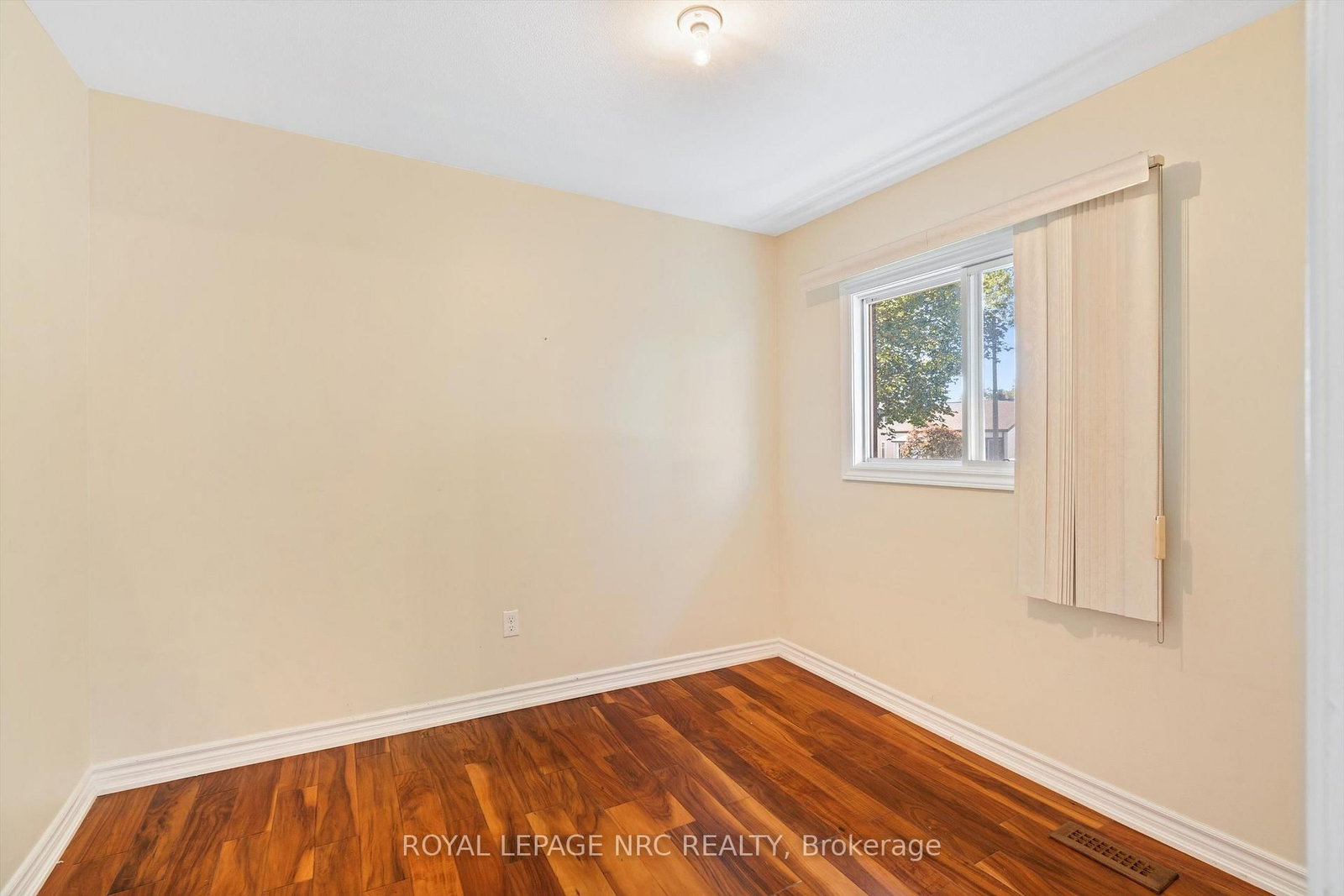 370 Dieppe Street • Welland, ON photo 21