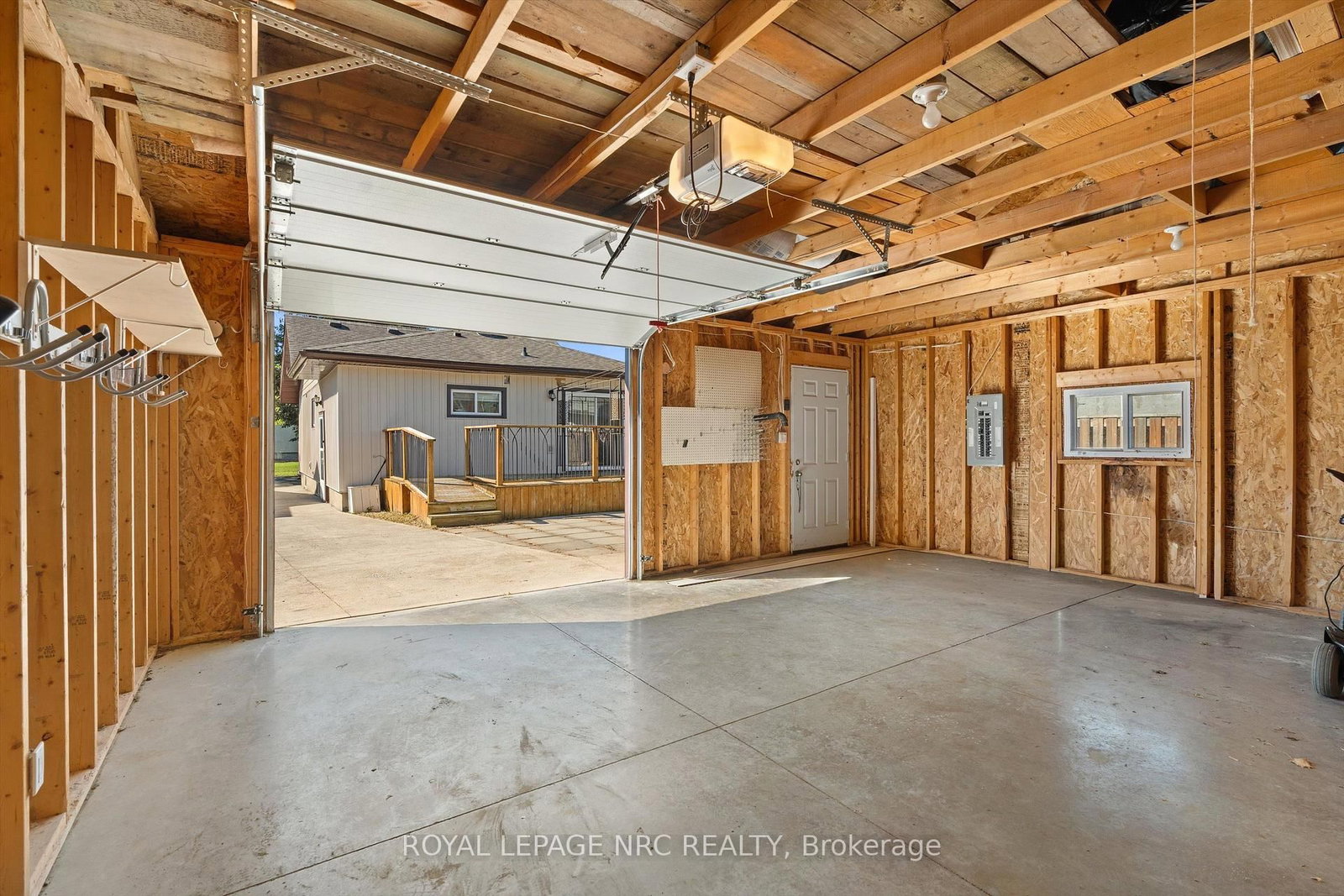 370 Dieppe Street • Welland, ON photo 26