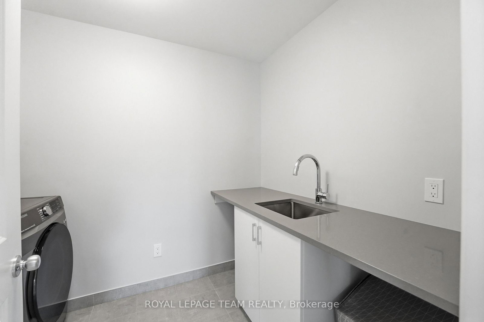 715 Maverick Crescent • Ottawa, ON photo 31