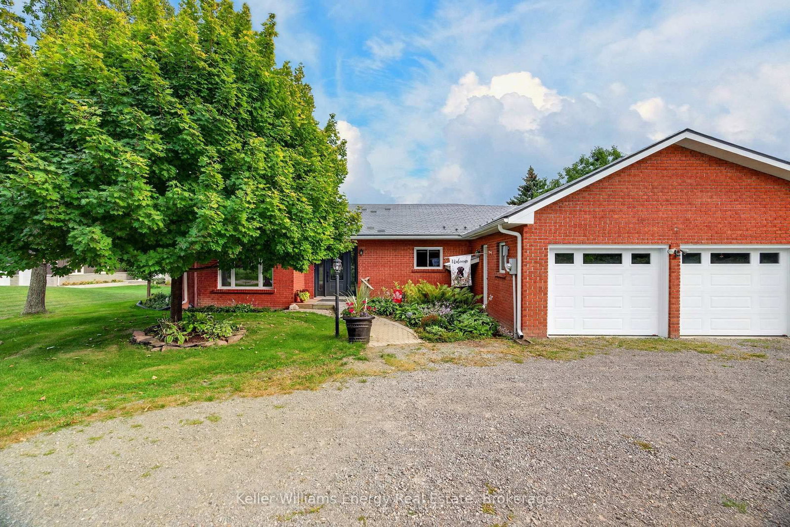 89 Smith's Bay Avenue • Prince Edward County, ON photo 1