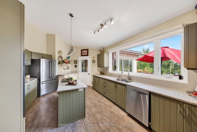 89 Smith's Bay Avenue • Prince Edward County, ON photo 6