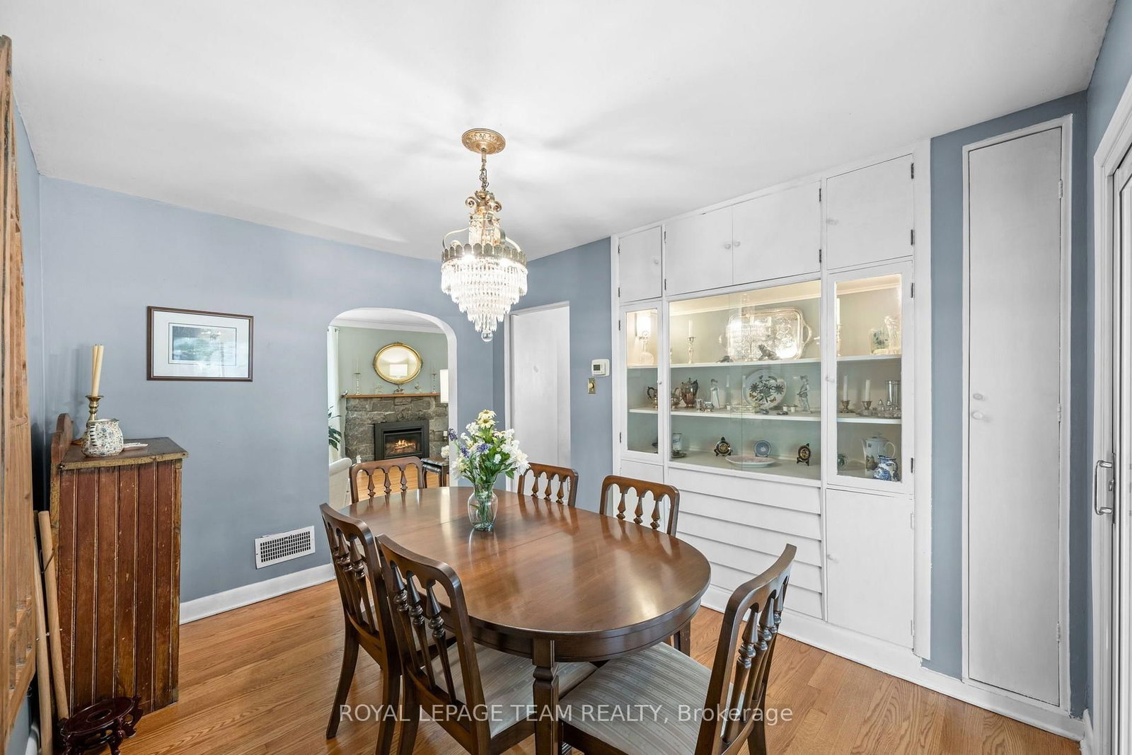 2009 Alta Vista Dr, Ottawa, view 7