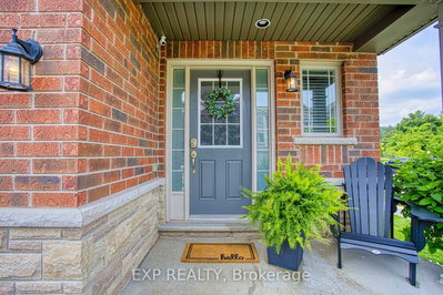 86 Willow Lane • Grimsby, ON photo 3