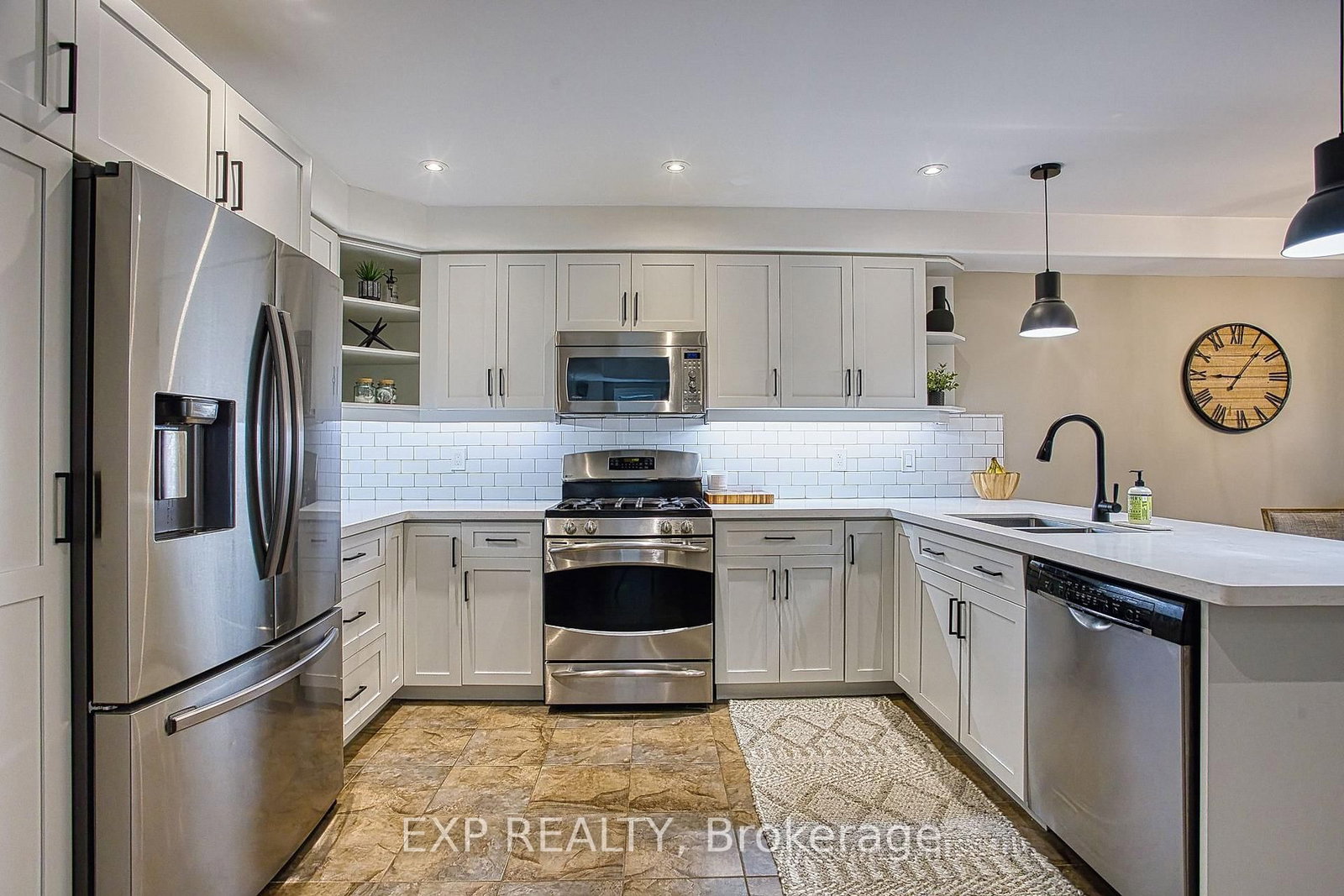 86 Willow Lane • Grimsby, ON photo 8