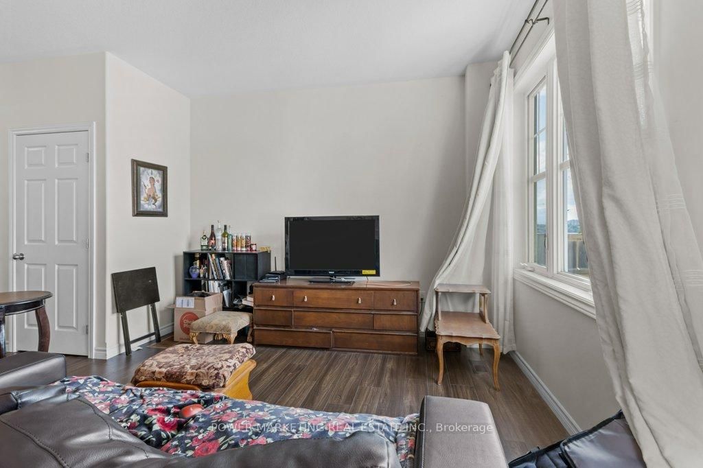 786 NEWMARKET Lane • Kingston, ON photo 8