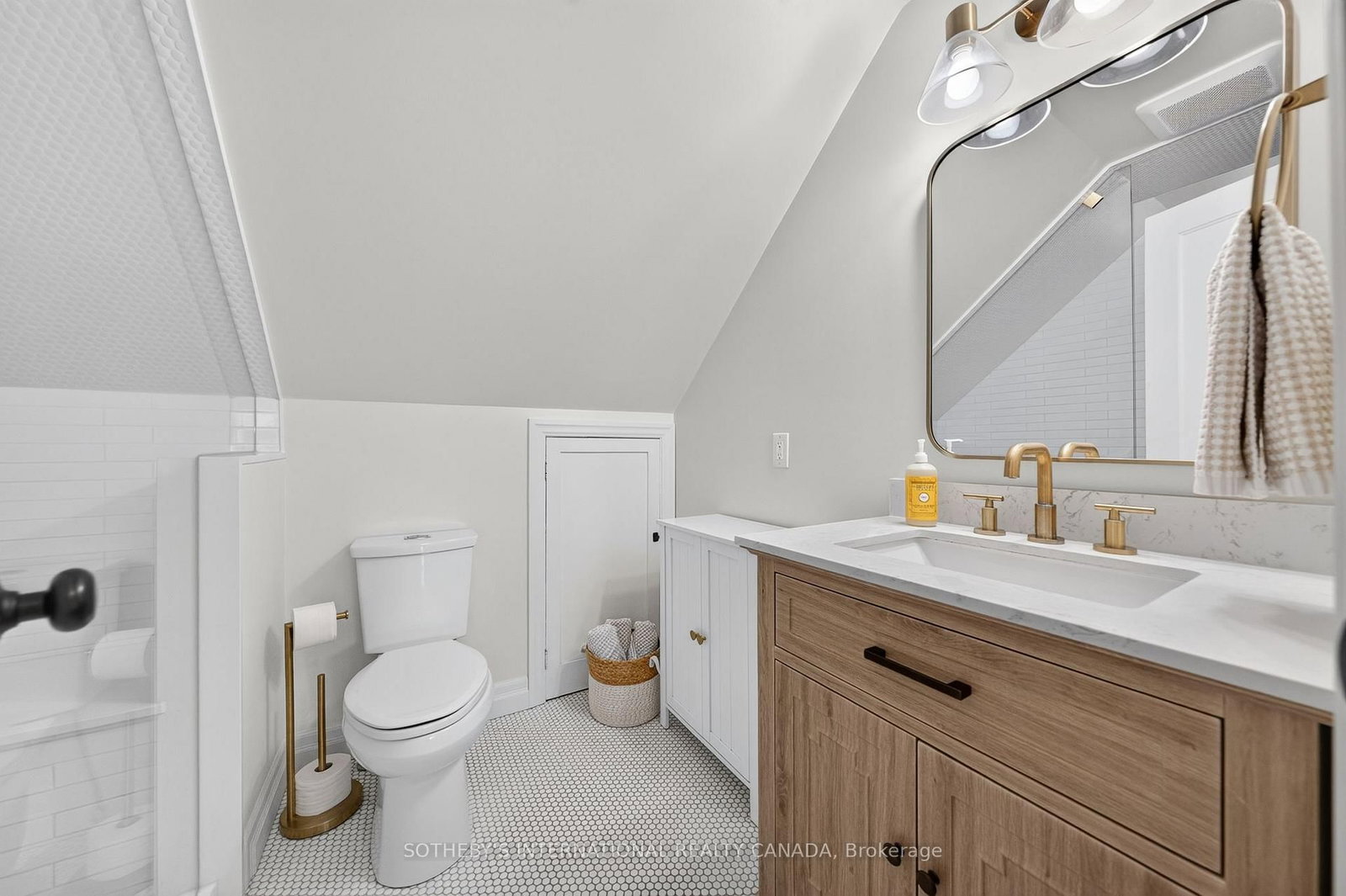 38 Roslin Avenue S • Waterloo, ON photo 19