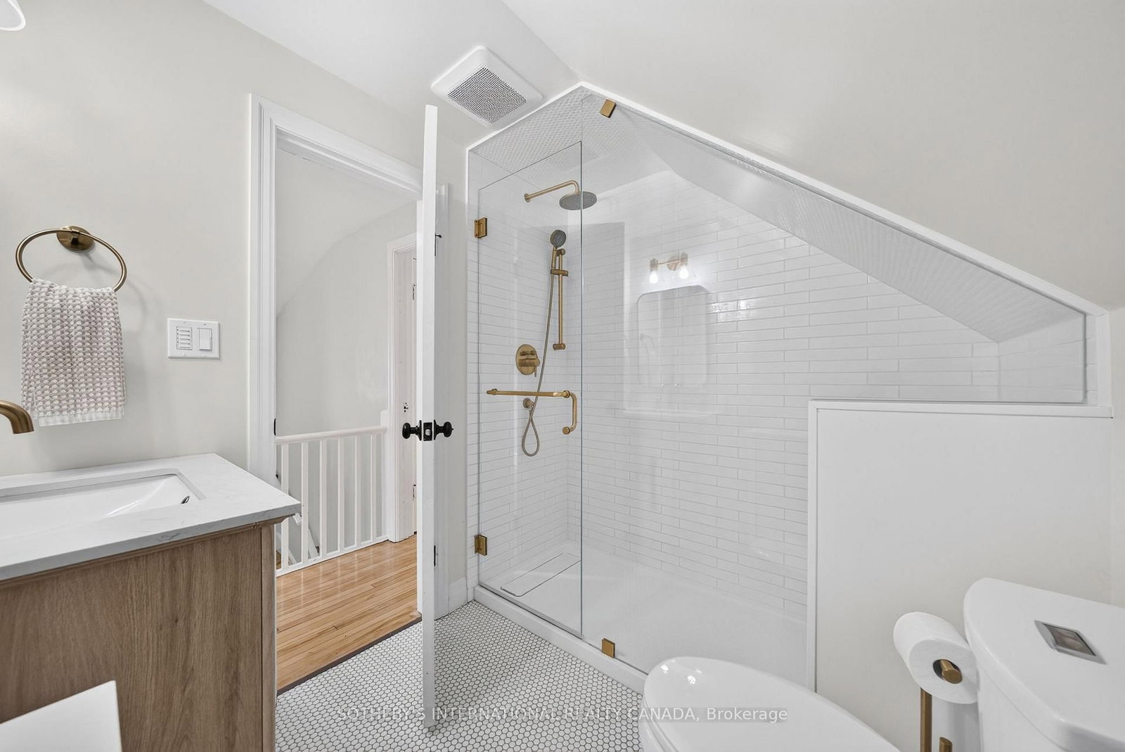 38 Roslin Avenue S • Waterloo, ON photo 20