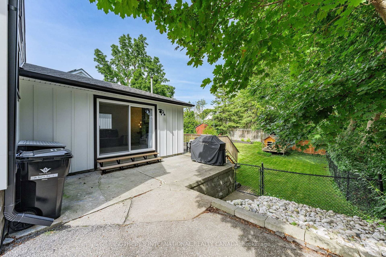 38 Roslin Avenue S • Waterloo, ON photo 23