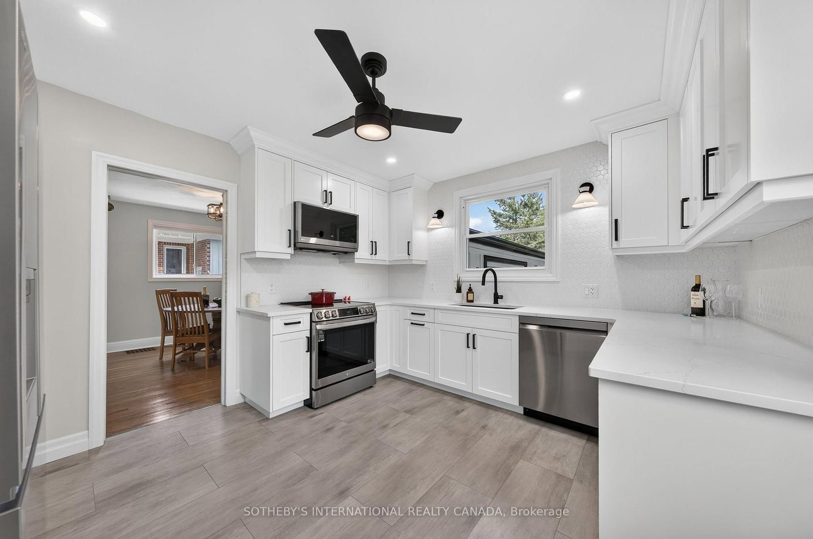 38 Roslin Avenue S • Waterloo, ON photo 8