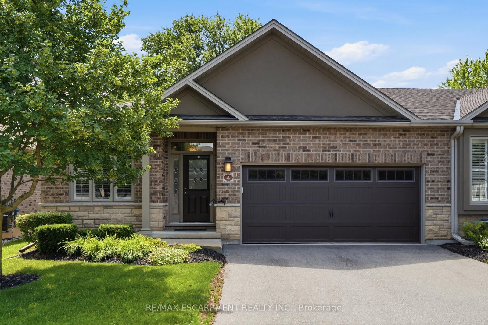 Townhouse for sale at 4-30 Cedar Street, Brant, Ontario, N3L 0A1 - Paris - MLS: X13765862