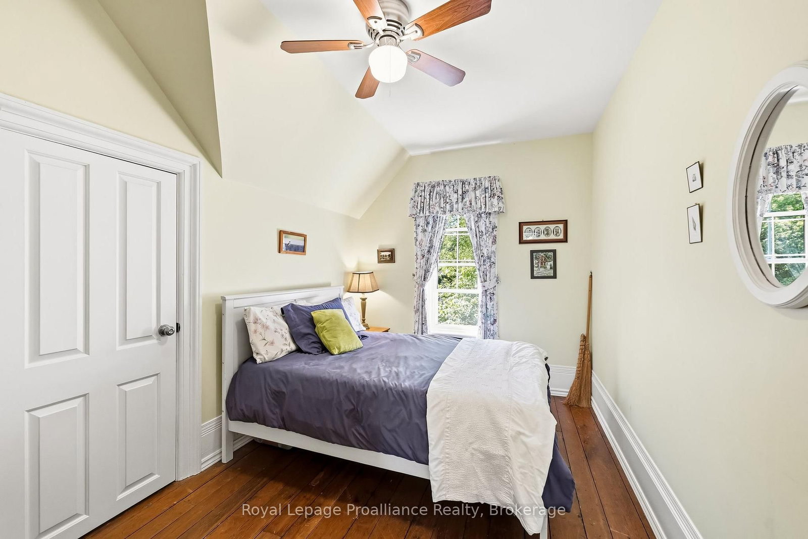 65 Prince Edward Street • Brighton, ON photo 41