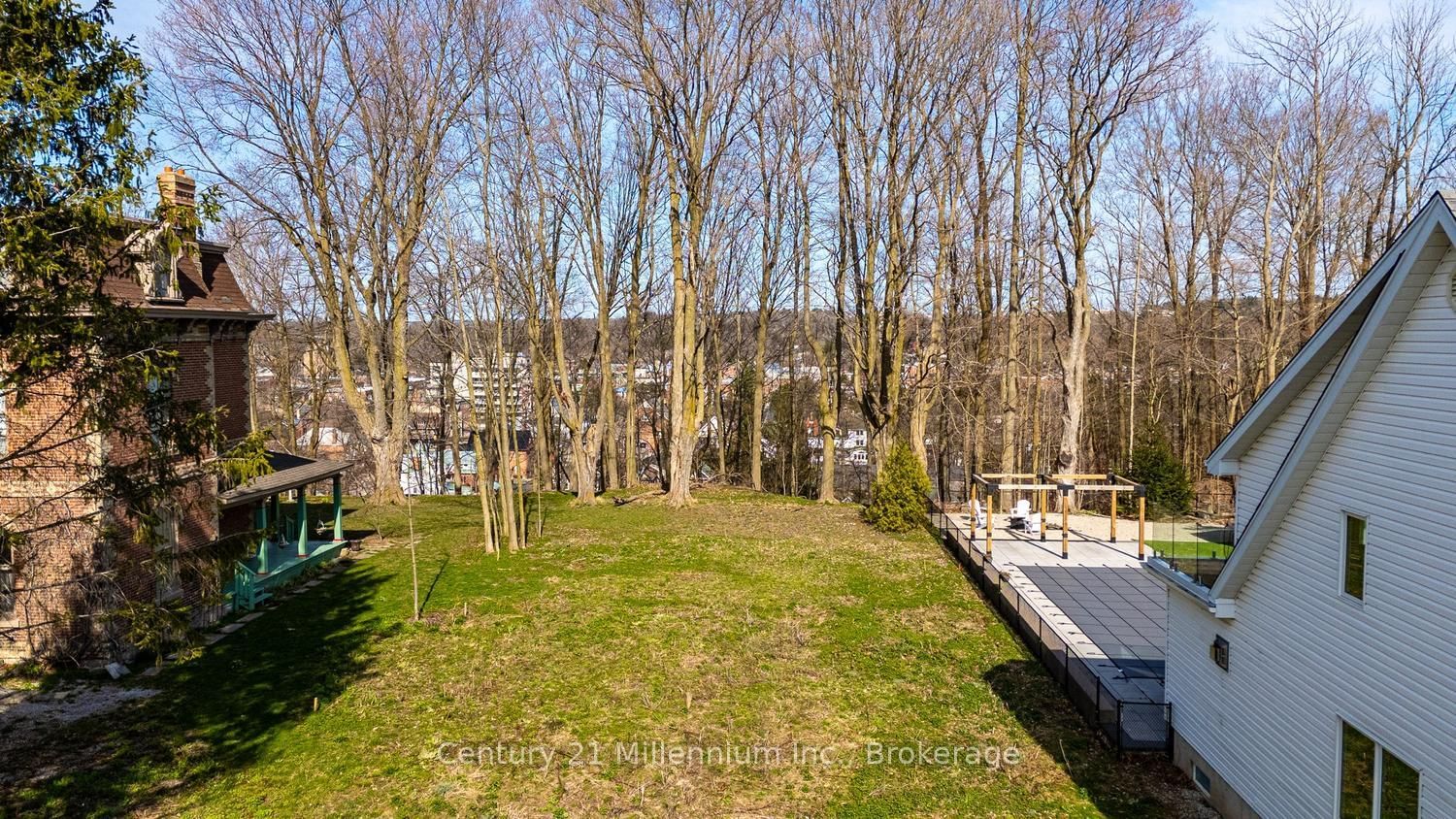855 4th Avenue A West Avenue • Owen Sound, ON photo 4