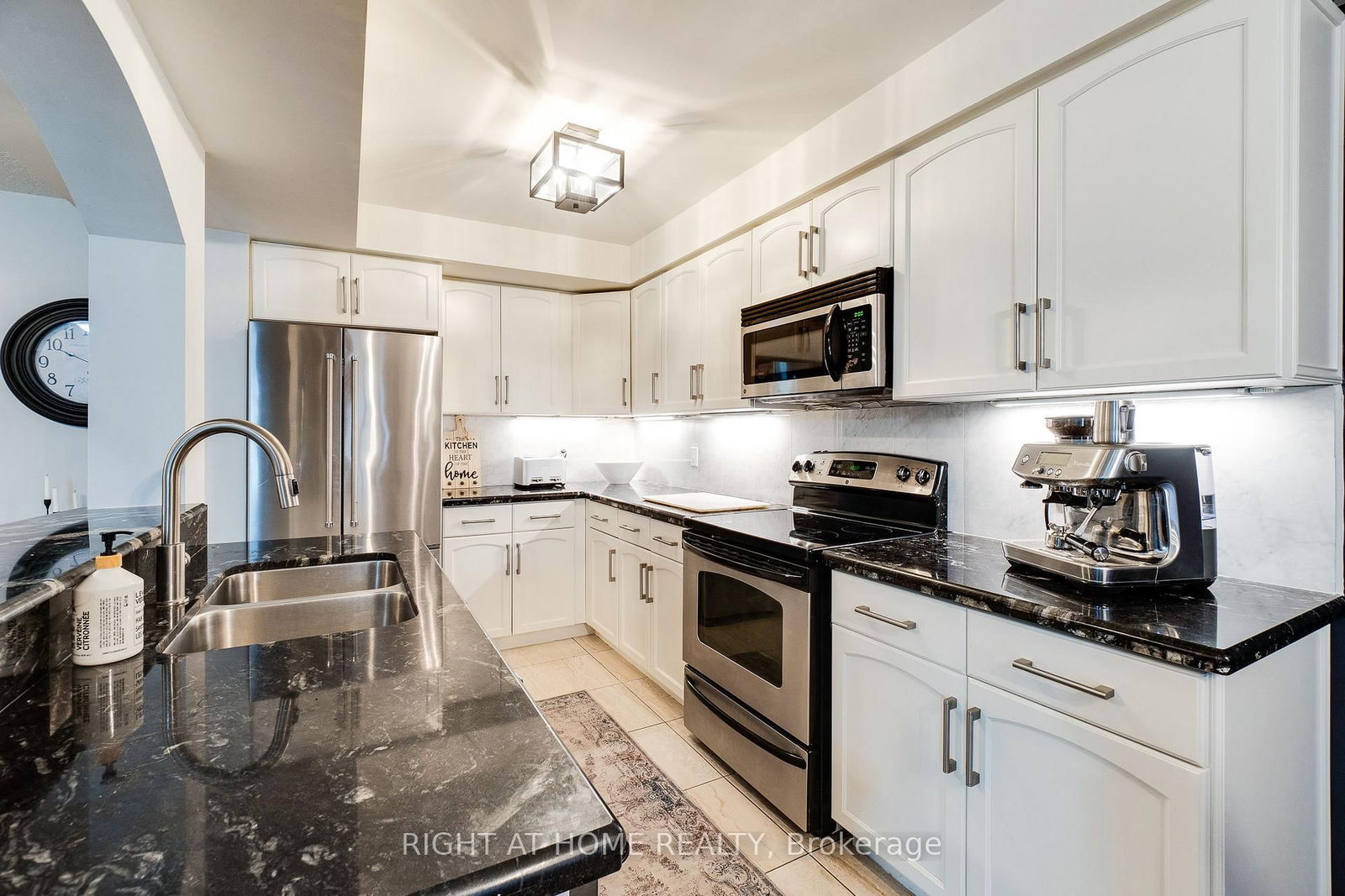 70 Highgate Drive • #12 • Hamilton, ON photo 12