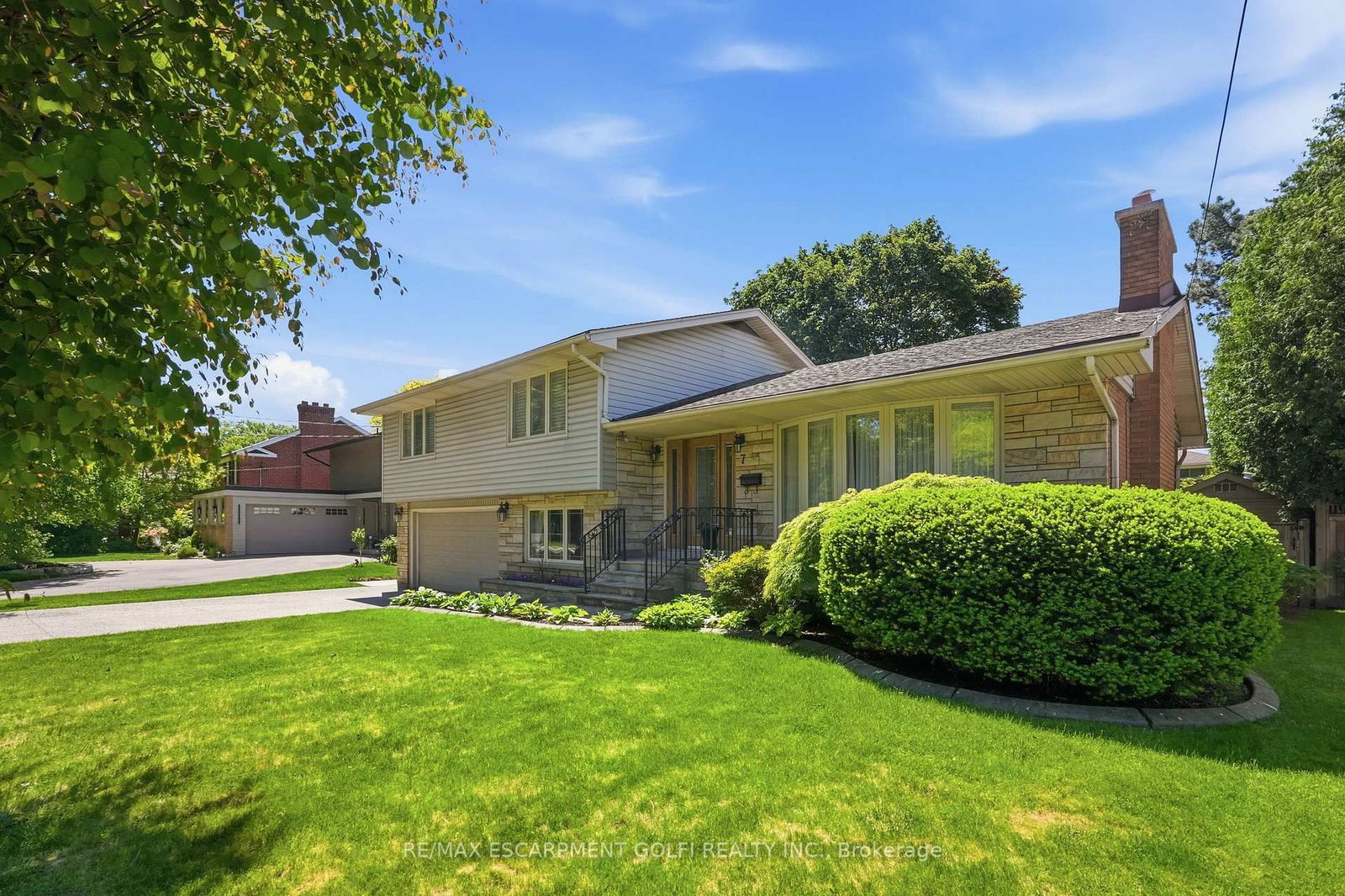 7 Braemar Place • Hamilton, ON photo 4