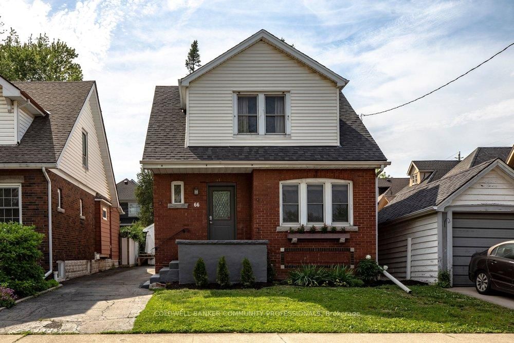 66 Edgemont Street S • Hamilton, ON photo 2