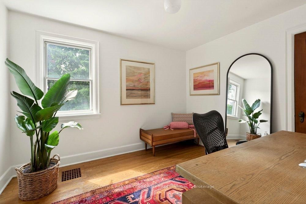 66 Edgemont Street S • Hamilton, ON photo 34