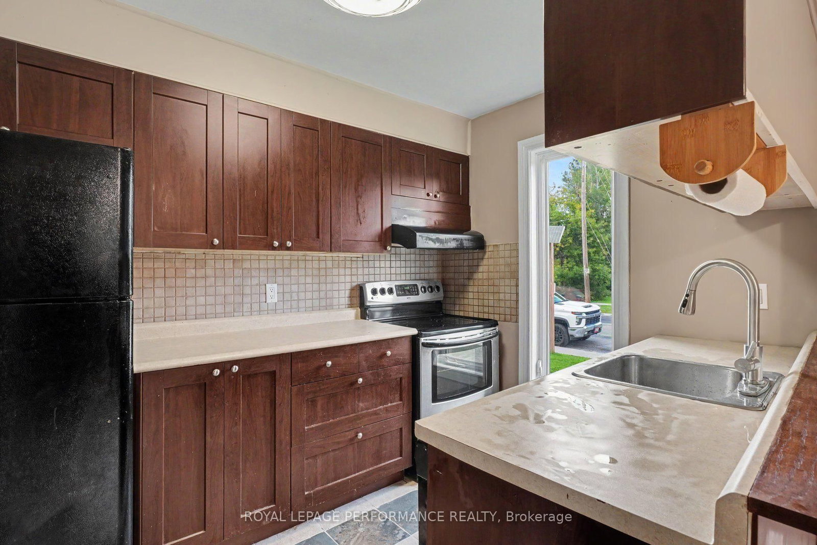 1394 Ridgebrook Drive • Ottawa, ON photo 7