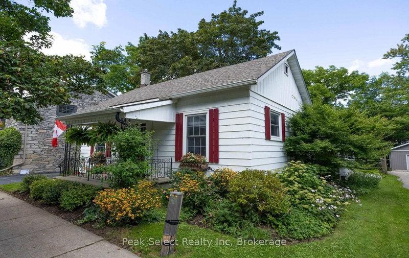 353 Queen Street E