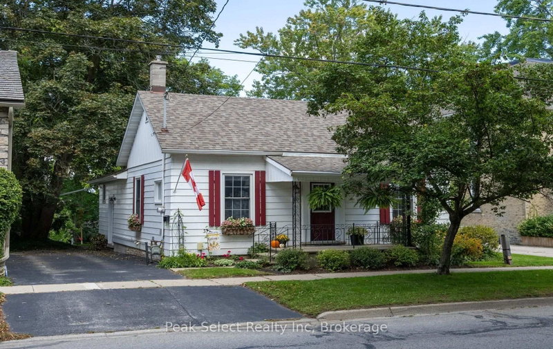 353 Queen St E photo 4