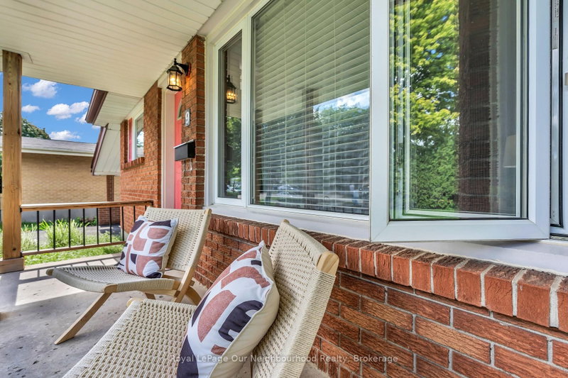 9 Kenwood Crescent